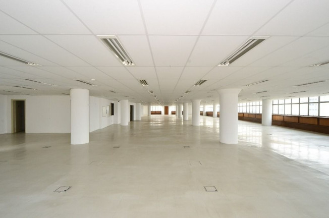 Sala Comercial à Venda, 930 m² em República - São Paulo