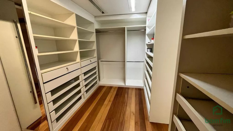 Imagem Apartamento com 3 Quartos à Venda, 325 m² em Moinhos De Vento - Porto Alegre Imagem Apartamento com 3 Quartos à Venda, 325 m² em Moinhos De Vento - Porto Alegre
