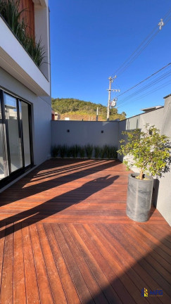Imagem Sobrado com 4 Quartos à Venda, 244 m² em Terras Altas - Camboriú Imagem Sobrado com 4 Quartos à Venda, 244 m² em Terras Altas - Camboriú