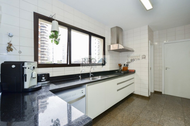 Imagem Imóvel com 3 Quartos à Venda, 226 m² em Vila Suzana - São Paulo