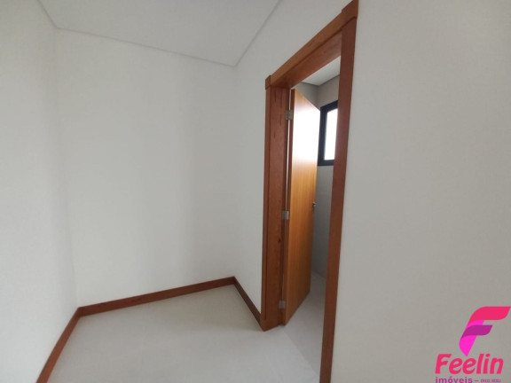 Imagem Casa com 3 Quartos à Venda, 161 m² em Campeche - Florianópolis Imagem Casa com 3 Quartos à Venda, 161 m² em Campeche - Florianópolis