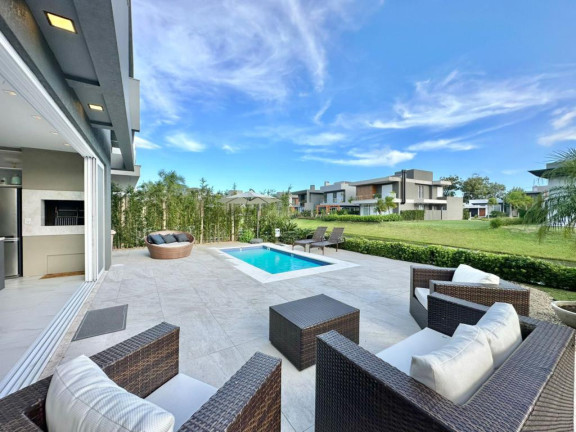 Imagem Casa com 4 Quartos à Venda, em -- - Capao Da Canoa Imagem Casa com 4 Quartos à Venda, em -- - Capao Da Canoa