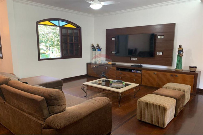 Imagem Casa com 6 Quartos à Venda, 450 m² em Pendotiba - Niterói Imagem Casa com 6 Quartos à Venda, 450 m² em Pendotiba - Niterói