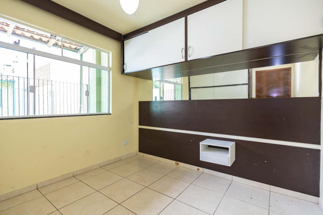 Imagem Sobrado com 3 Quartos para Alugar, 150 m² em Orleans - Curitiba