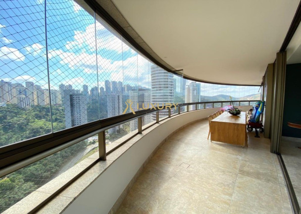 Imagem Imóvel com 4 Quartos à Venda, 244 m² em Vale Do Sereno - Nova Lima Imagem Imóvel com 4 Quartos à Venda, 244 m² em Vale Do Sereno - Nova Lima