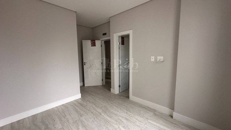 Imagem Apartamento com 4 Quartos à Venda, 146 m² em Pioneiros - Balneário Camboriú