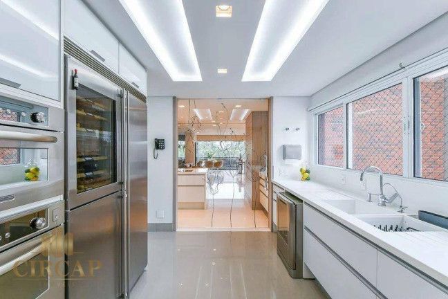 Apartamento com 3 Quartos à Venda, 244 m² em Vila Nova Conceição - São Paulo