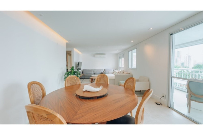 Imagem Imóvel com 3 Quartos à Venda, 143 m² em Moema - São Paulo Imagem Imóvel com 3 Quartos à Venda, 143 m² em Moema - São Paulo