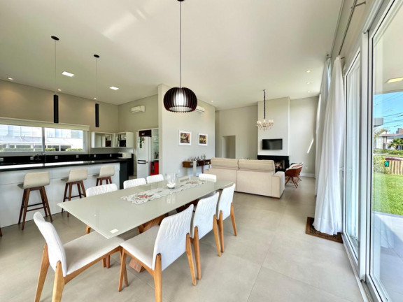Imagem Casa com 4 Quartos à Venda, 206 m² em Atlantida Sul - Capao Da Canoa Imagem Casa com 4 Quartos à Venda, 206 m² em Atlantida Sul - Capao Da Canoa