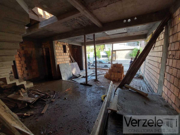 Imagem Casa com 3 Quartos à Venda, 180 m² em Centro - Balneário Camboriú Imagem Casa com 3 Quartos à Venda, 180 m² em Centro - Balneário Camboriú
