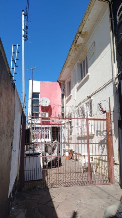 Imagem Casa com 5 Quartos à Venda, em Azenha - Porto Alegre Imagem Casa com 5 Quartos à Venda, em Azenha - Porto Alegre