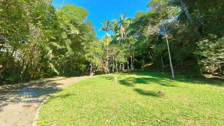 Imagem Casa com 5 Quartos à Venda, 600 m² em Itacorubi - Florianópolis Imagem Casa com 5 Quartos à Venda, 600 m² em Itacorubi - Florianópolis
