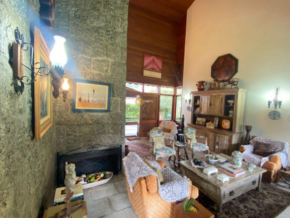 Imagem Casa com 6 Quartos à Venda, 350 m² em Iucas - Teresópolis Imagem Casa com 6 Quartos à Venda, 350 m² em Iucas - Teresópolis