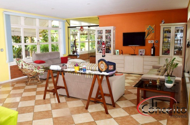 Imagem Casa com 9 Quartos à Venda, 420 m² em Jardim Samambaia - Ubatuba Imagem Casa com 9 Quartos à Venda, 420 m² em Jardim Samambaia - Ubatuba
