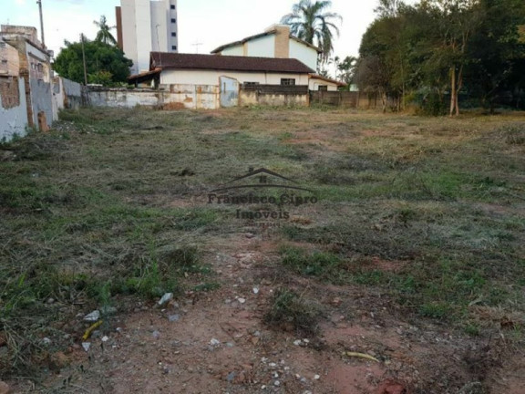Terreno à Venda, 2.800 m² em Vila Zelia - Lorena