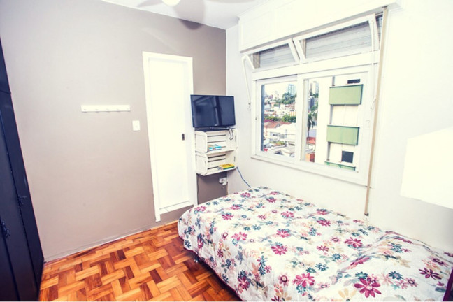 Imagem Imóvel com 3 Quartos à Venda, em Bom Fim - Porto Alegre Imagem Imóvel com 3 Quartos à Venda, em Bom Fim - Porto Alegre