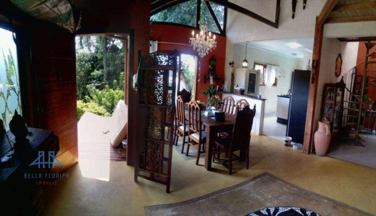 Imagem Casa com 2 Quartos à Venda, 180 m² em Rio Tavares - Florianópolis Imagem Casa com 2 Quartos à Venda, 180 m² em Rio Tavares - Florianópolis