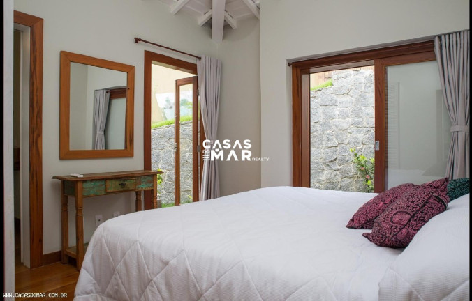 Imagem Casa com 5 Quartos à Venda, 1.500 m² em Ferradura - Armação Dos Búzios Imagem Casa com 5 Quartos à Venda, 1.500 m² em Ferradura - Armação Dos Búzios