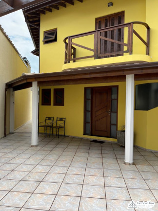 Imagem Sobrado com 6 Quartos à Venda, 375 m² em Centro - Ubatuba