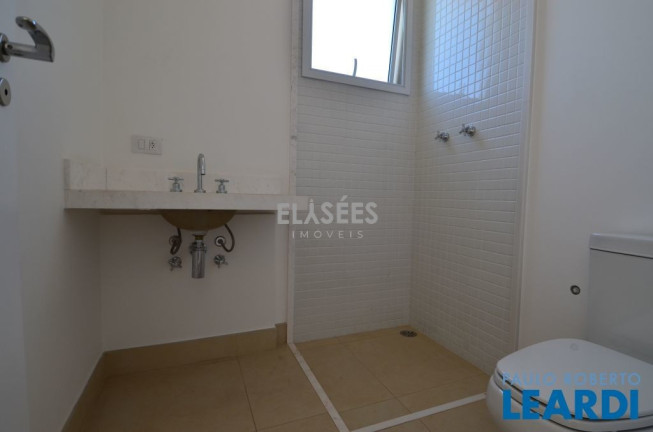 Imagem Sobrado com 4 Quartos à Venda, 321 m² em Vila Morumbi - São Paulo Imagem Sobrado com 4 Quartos à Venda, 321 m² em Vila Morumbi - São Paulo