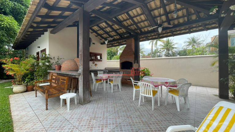 Imagem Casa com 6 Quartos à Venda, 323 m² em Riviera Módulo 5 - Bertioga Imagem Casa com 6 Quartos à Venda, 323 m² em Riviera Módulo 5 - Bertioga