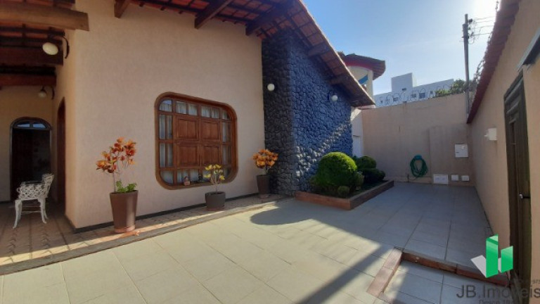 Imagem Casa com 3 Quartos à Venda, 215 m² em Todos Os Santos - Montes Claros Imagem Casa com 3 Quartos à Venda, 215 m² em Todos Os Santos - Montes Claros