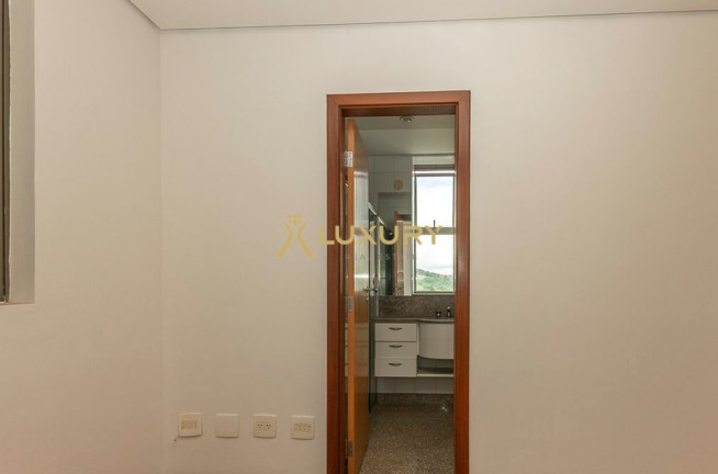 Imagem Imóvel com 4 Quartos à Venda, 505 m² em Belvedere - Belo Horizonte Imagem Imóvel com 4 Quartos à Venda, 505 m² em Belvedere - Belo Horizonte
