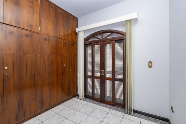 Imagem Casa com 4 Quartos para Alugar, 200 m² em Bigorrilho - Curitiba Imagem Casa com 4 Quartos para Alugar, 200 m² em Bigorrilho - Curitiba