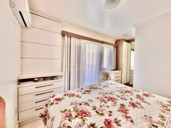 Imagem Casa com 4 Quartos à Venda, 228 m² em Barreiros - São José