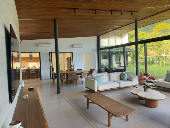 Imagem Casa de Condomínio com 7 Quartos à Venda, 1.900 m² em Centro - Mangaratiba