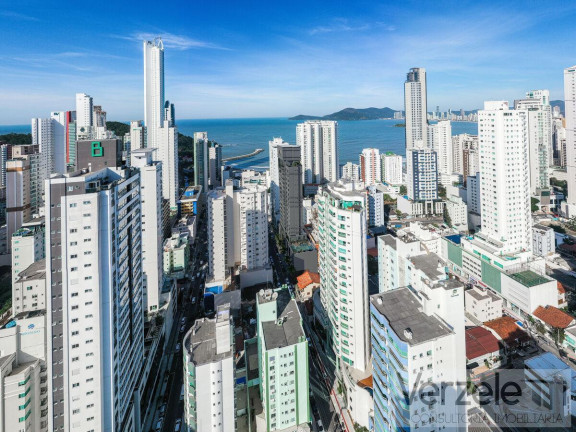 Imagem Imóvel com 3 Quartos à Venda, 146 m² em Pioneiros - Balneário Camboriú