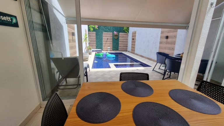 Imagem Casa com 3 Quartos à Venda, 140 m² em Jardim Do Lago - Atibaia Imagem Casa com 3 Quartos à Venda, 140 m² em Jardim Do Lago - Atibaia