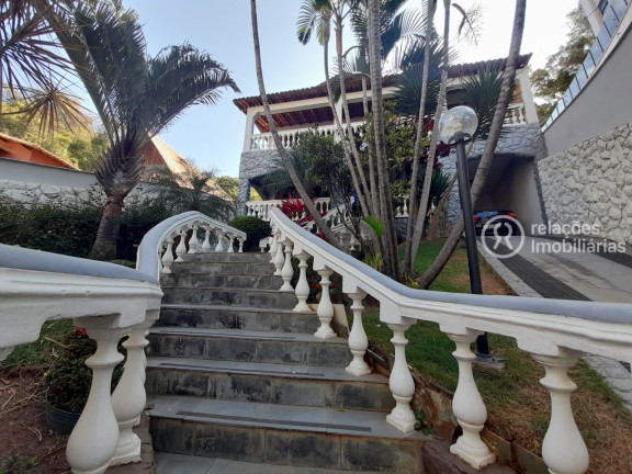 Casa com 7 Quartos para Alugar, 500 m² em Santa Lúcia - Belo Horizonte