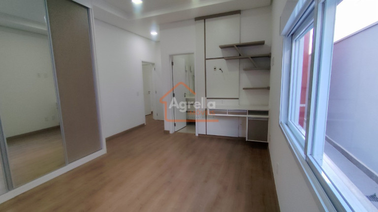 Imagem Imóvel com 3 Quartos à Venda, 237 m² em Condominio Village Da Serra - Mogi Guaçu Imagem Imóvel com 3 Quartos à Venda, 237 m² em Condominio Village Da Serra - Mogi Guaçu