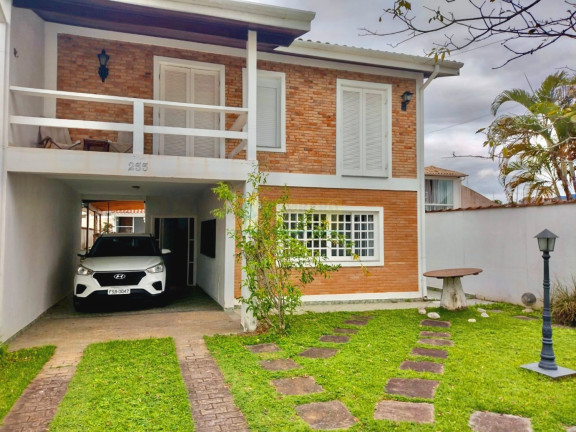 Sobrado com 3 Quartos à Venda,  em Martim De Sá - Caraguatatuba