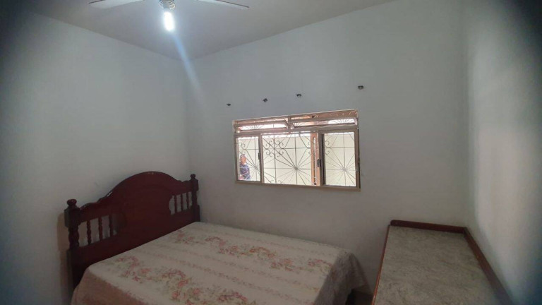 Imagem Casa com 3 Quartos à Venda, 360 m² em Flamengo - Contagem