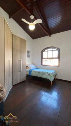 Imagem Imóvel com 5 Quartos à Venda, 200 m² em Canto Do Forte - Praia Grande Imagem Imóvel com 5 Quartos à Venda, 200 m² em Canto Do Forte - Praia Grande