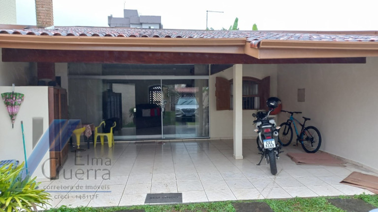 Imagem Casa com 2 Quartos à Venda, 150 m² em Centro - Ubatuba Imagem Casa com 2 Quartos à Venda, 150 m² em Centro - Ubatuba