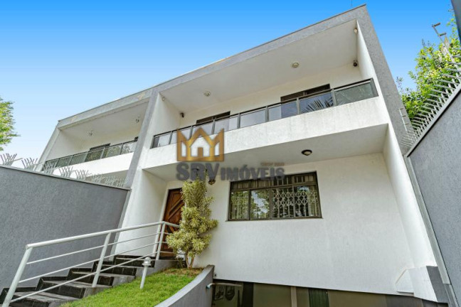 Sobrado com 3 Quartos à Venda, 262 m² em água Verde - Curitiba
