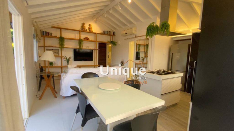 Imagem Casa com 2 Quartos à Venda, 120 m² em Ferradura - Armação Dos Búzios Imagem Casa com 2 Quartos à Venda, 120 m² em Ferradura - Armação Dos Búzios