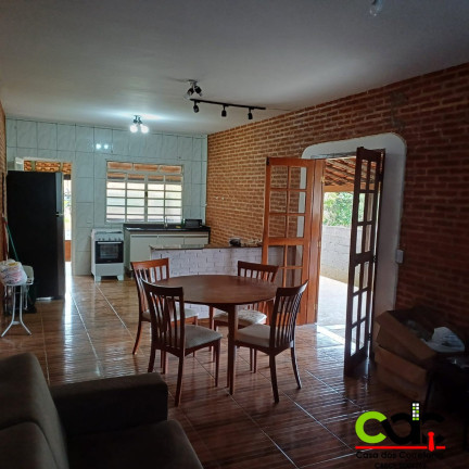 Imagem Imóvel com 2 Quartos à Venda, 300 m² em Clube Da Uva - Andradas Imagem Imóvel com 2 Quartos à Venda, 300 m² em Clube Da Uva - Andradas