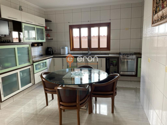 Imagem Casa com 3 Quartos à Venda, 439 m²