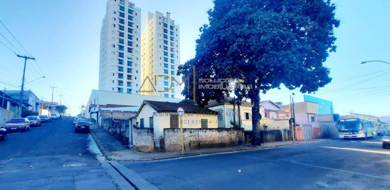 Imagem Terreno à Venda, 240 m² em Centro - Botucatu Imagem Terreno à Venda, 240 m² em Centro - Botucatu