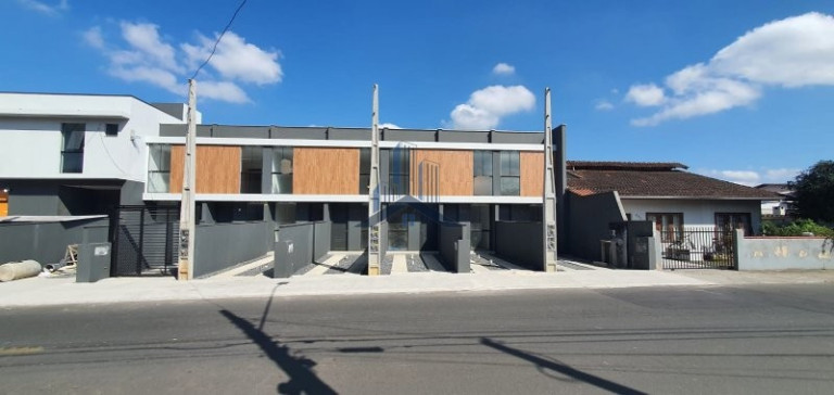 Sobrado com 2 Quartos à Venda, 70 m² em Comasa - Joinville