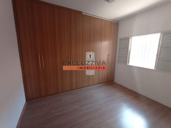 Imagem Casa com 3 Quartos à Venda, 350 m² em Loteamento Chácaras Pastorelli - Taubaté Imagem Casa com 3 Quartos à Venda, 350 m² em Loteamento Chácaras Pastorelli - Taubaté