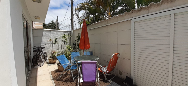 Imagem Imóvel com 4 Quartos à Venda, 185 m² em Parque Burle - Cabo Frio