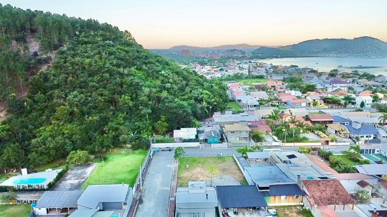 Imagem Terreno à Venda, 360 m² em Fazenda Da Armação - Governador Celso Ramos Imagem Terreno à Venda, 360 m² em Fazenda Da Armação - Governador Celso Ramos