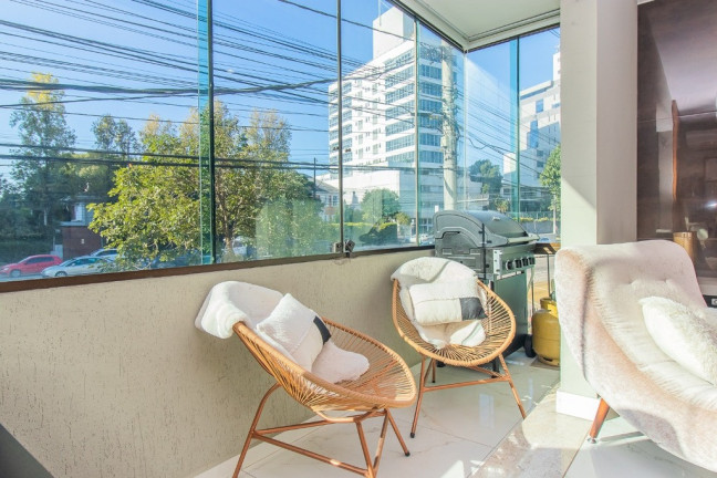 Imagem Imóvel com 4 Quartos à Venda, em Três Figueiras - Porto Alegre Imagem Imóvel com 4 Quartos à Venda, em Três Figueiras - Porto Alegre