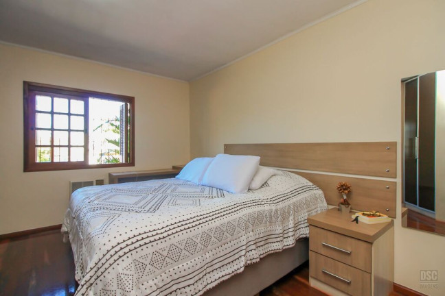 Imagem Casa com 3 Quartos à Venda, 205 m² em Tristeza - Porto Alegre Imagem Casa com 3 Quartos à Venda, 205 m² em Tristeza - Porto Alegre