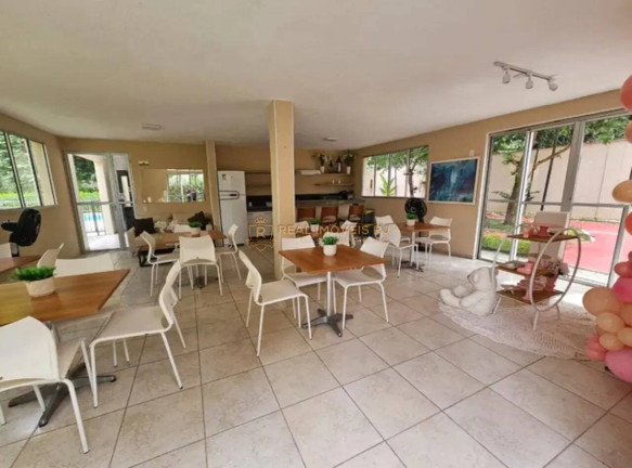 Imagem Apartamento com 2 Quartos à Venda, 45 m² em Jacarepaguá - Rio De Janeiro